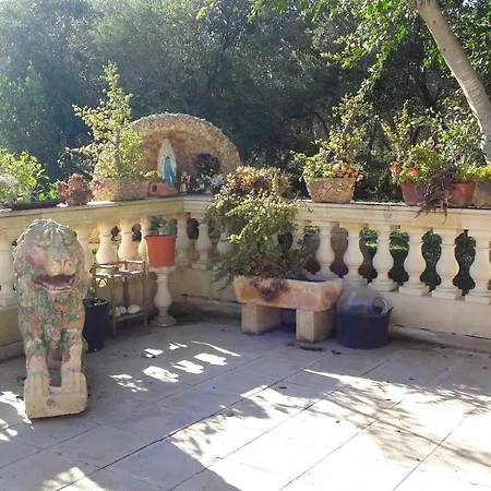 Charming House In + Jacuzzi * Siġġiewi