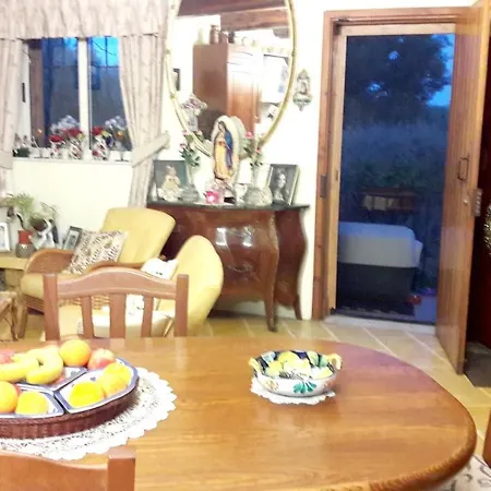 Charming House In + Jacuzzi Holiday home *