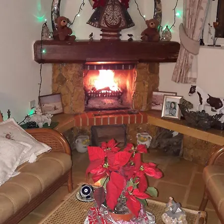 بيت للعطل Charming House In + Jacuzzi Siggiewi
