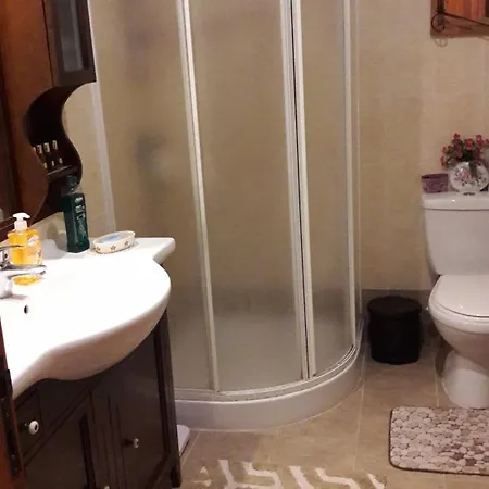 Charming House In + Jacuzzi بيت للعطل *