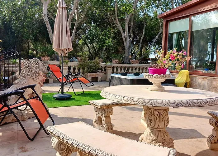 Charming House In + Jacuzzi Case de vacanță *